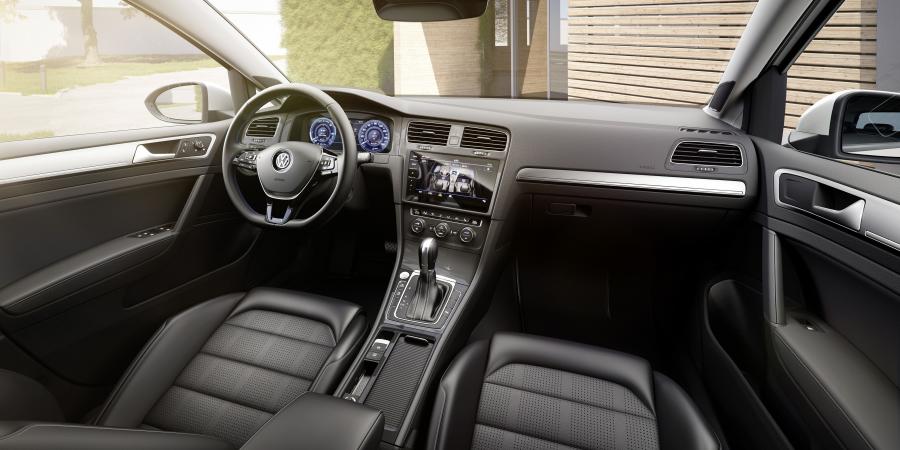 Торпедо Volkswagen e-Golf 2017 года  (WW) (фото 6 из 49)